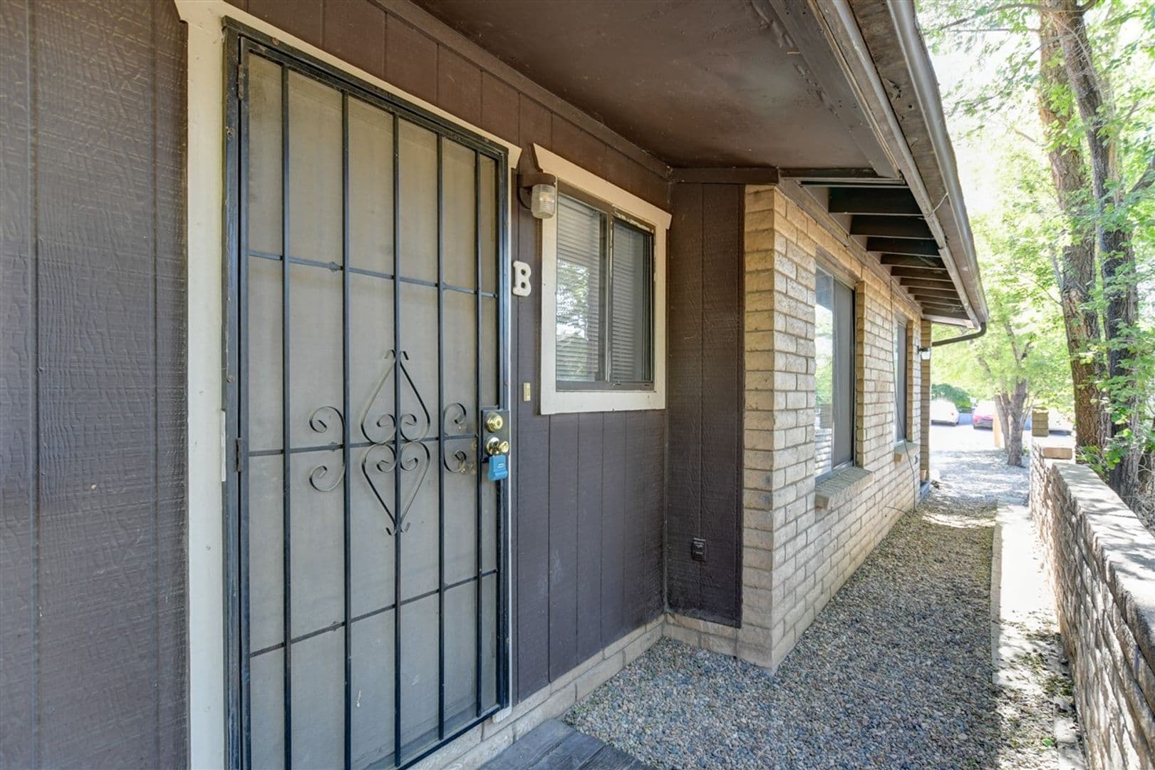 Prescott Apartment: 564 1st Street