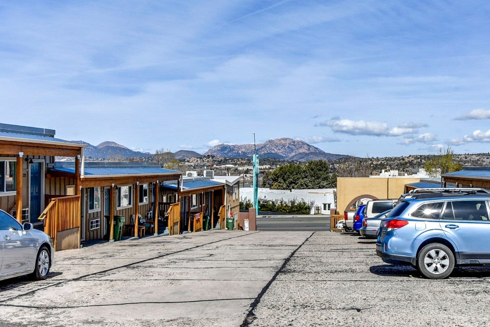 Prescott Apartment: 1141 E Gurley Street