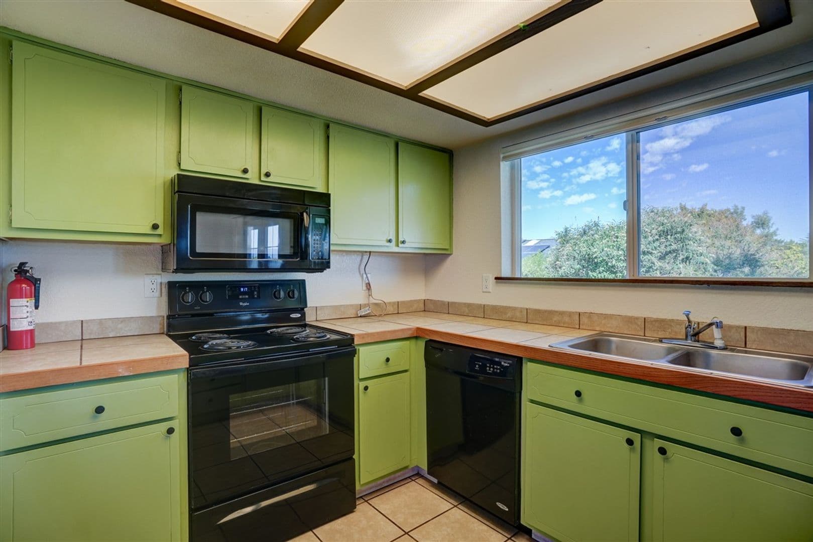 Prescott Valley House: 7930 E Larkspur Lane
