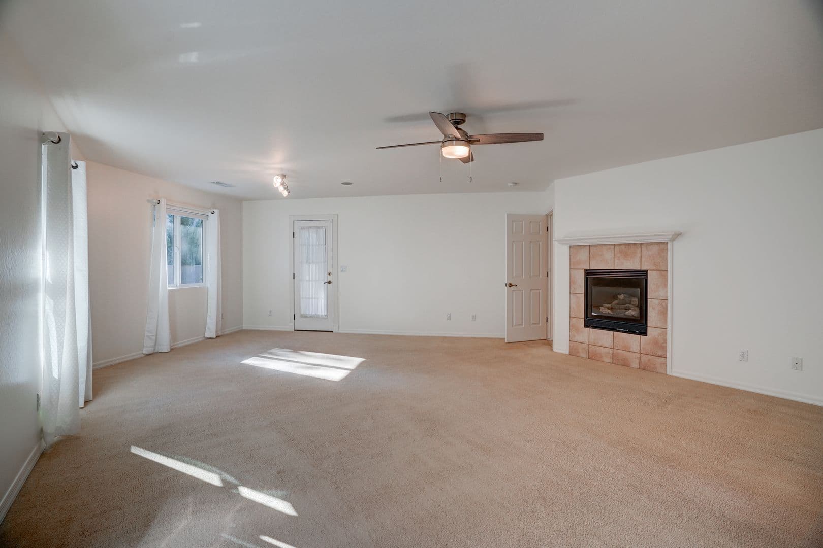 Prescott House: 2635 N Tolemac Way