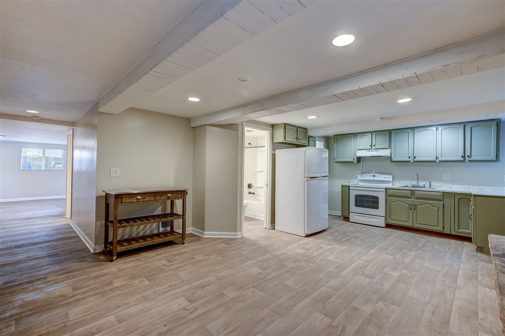 Prescott Apartment: 237 S Hardin Street
