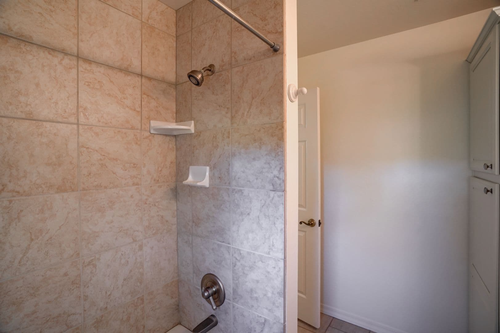 Prescott House: 2635 N Tolemac Way