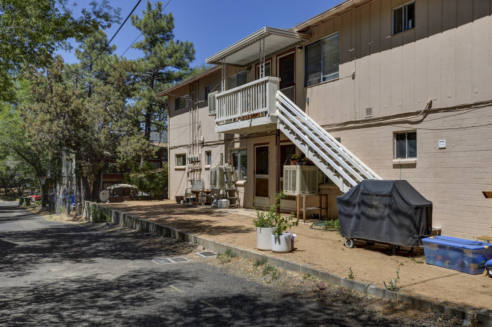 Prescott Apartment: 278 S. Hardin Street