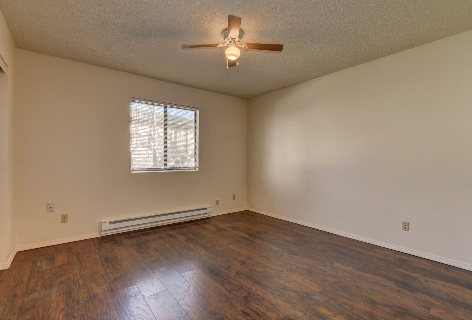 Prescott Apartment: 638 2nd Street