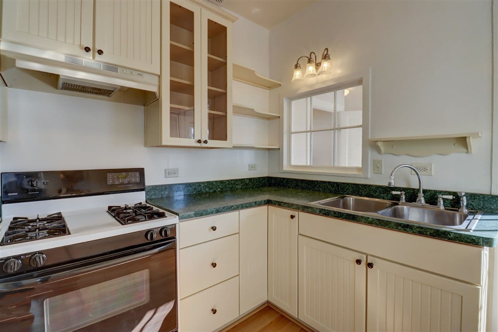 Prescott Apartment: 313 N Mount Vernon