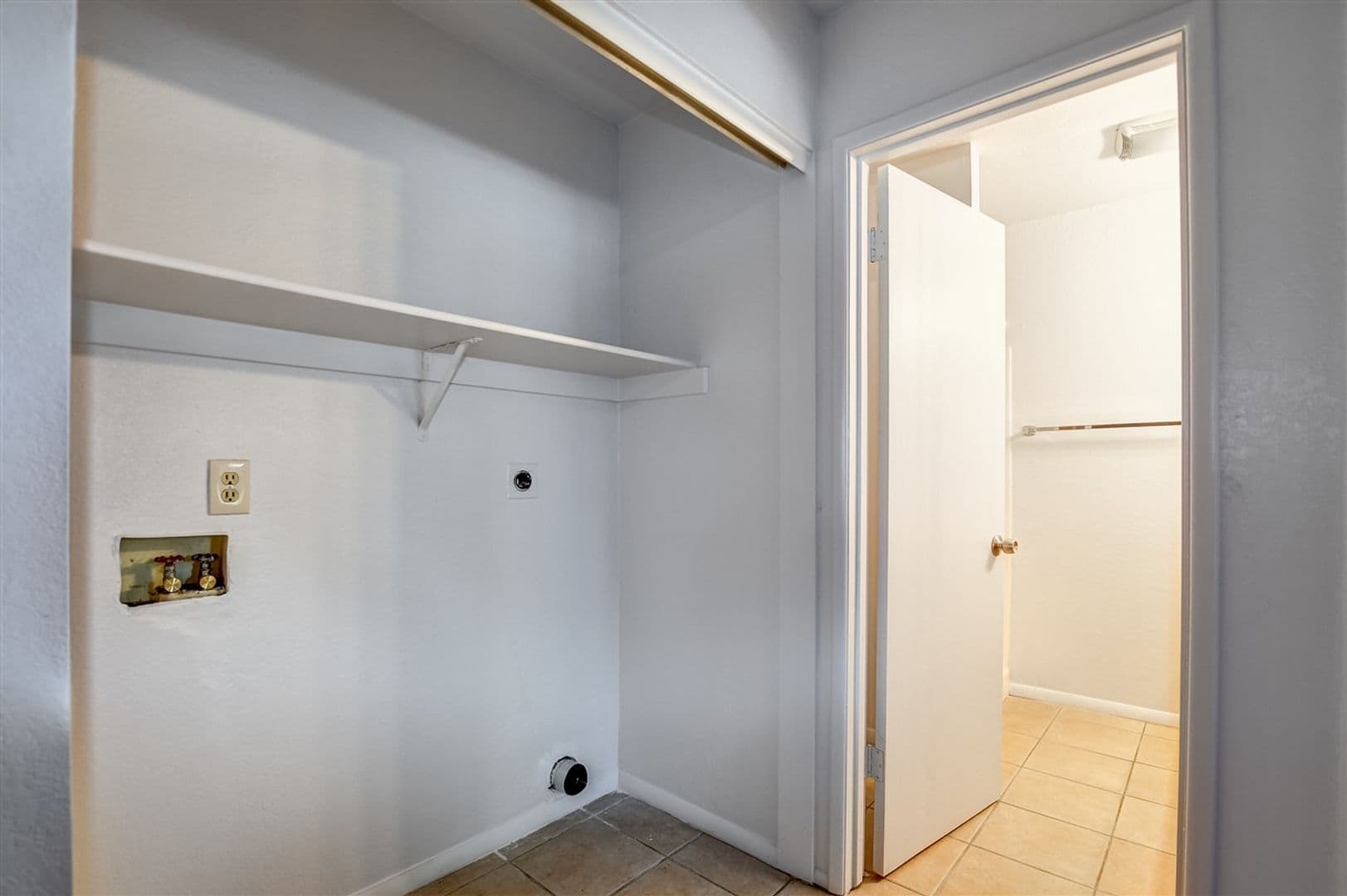 Prescott Apartment: 726 Bird St