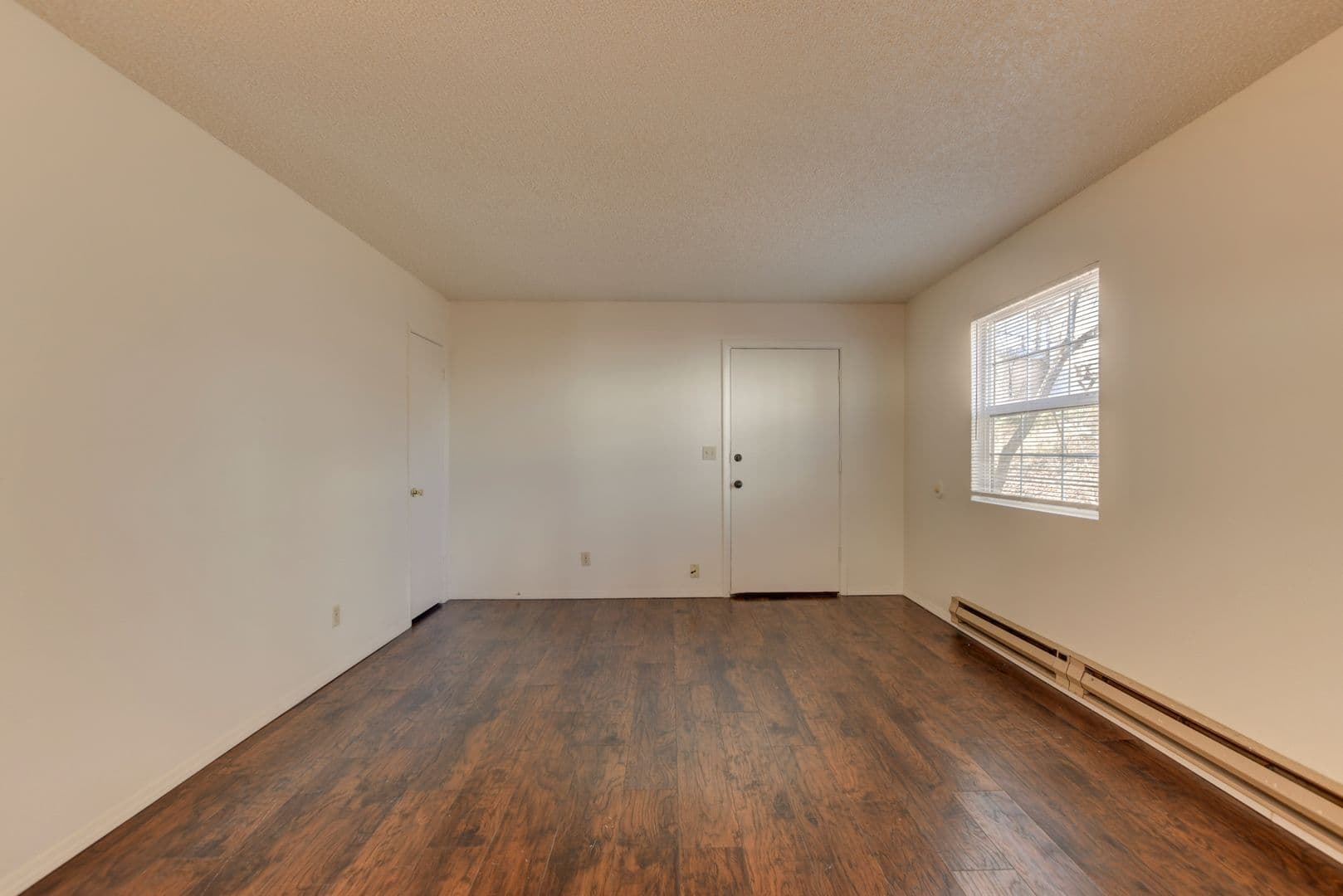 Prescott Apartment: 638 2nd Street