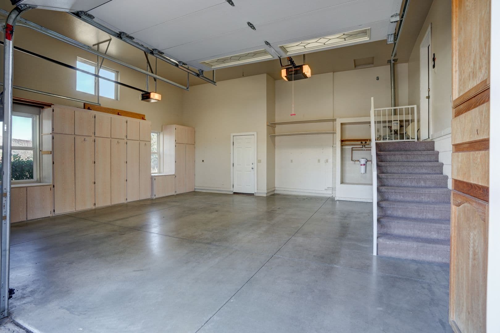 Prescott House: 2635 N Tolemac Way