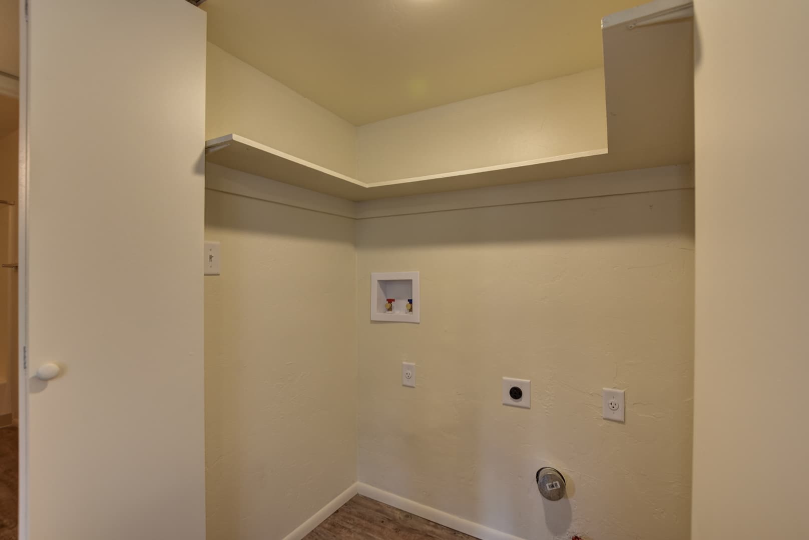 Prescott Apartment: 601 E. Willis St