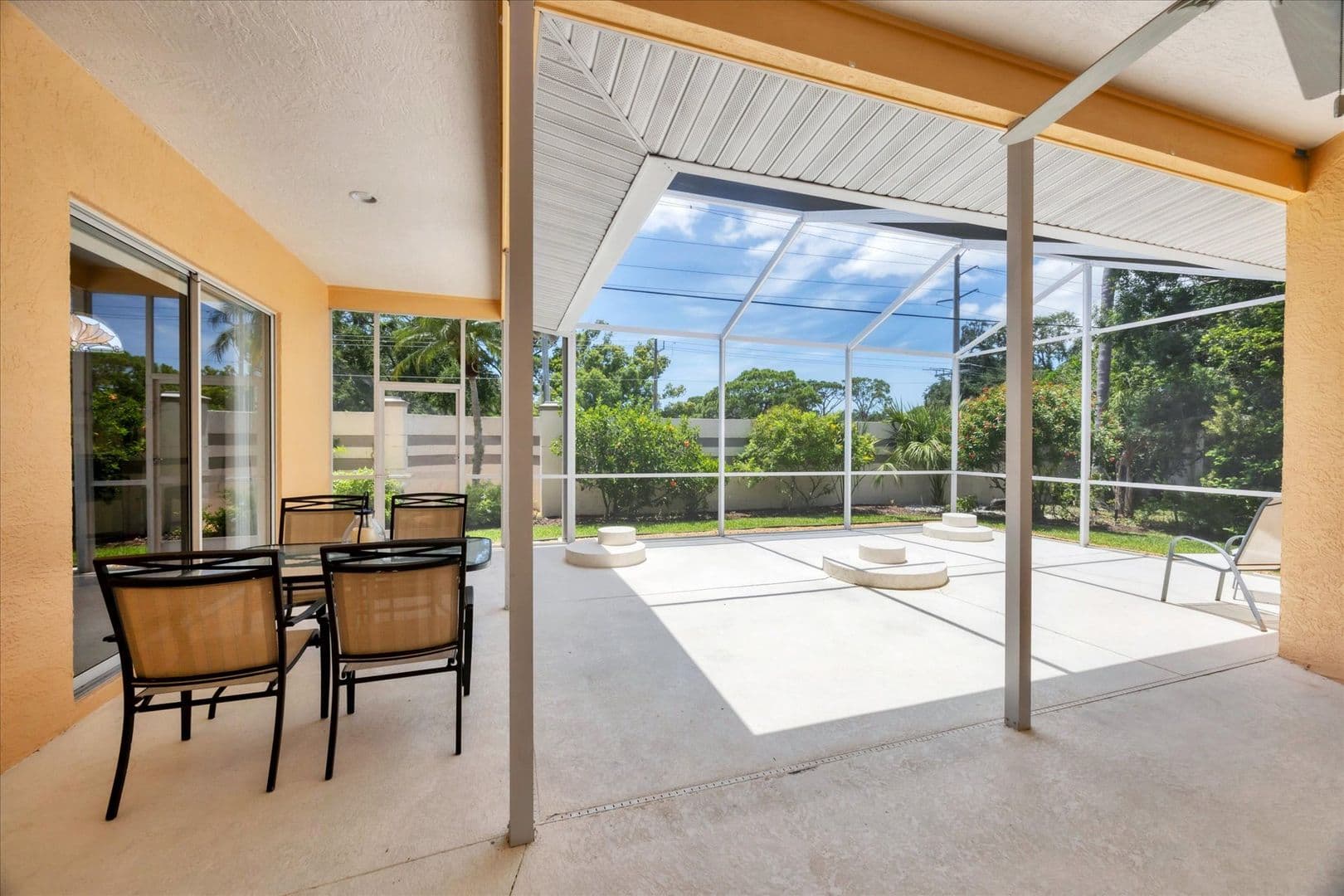Sarasota House: 6392 Woodbirch Place