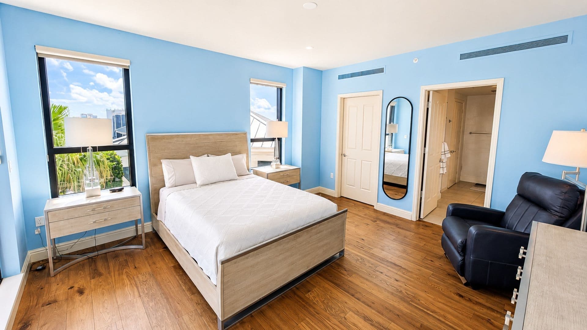 Sarasota House: 50 Central Ave. #11A