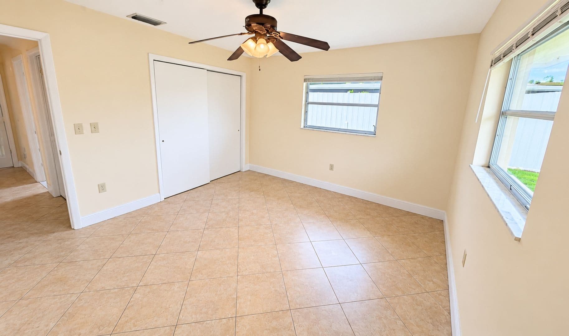 Sarasota House: 6219 Hollywood Blvd.