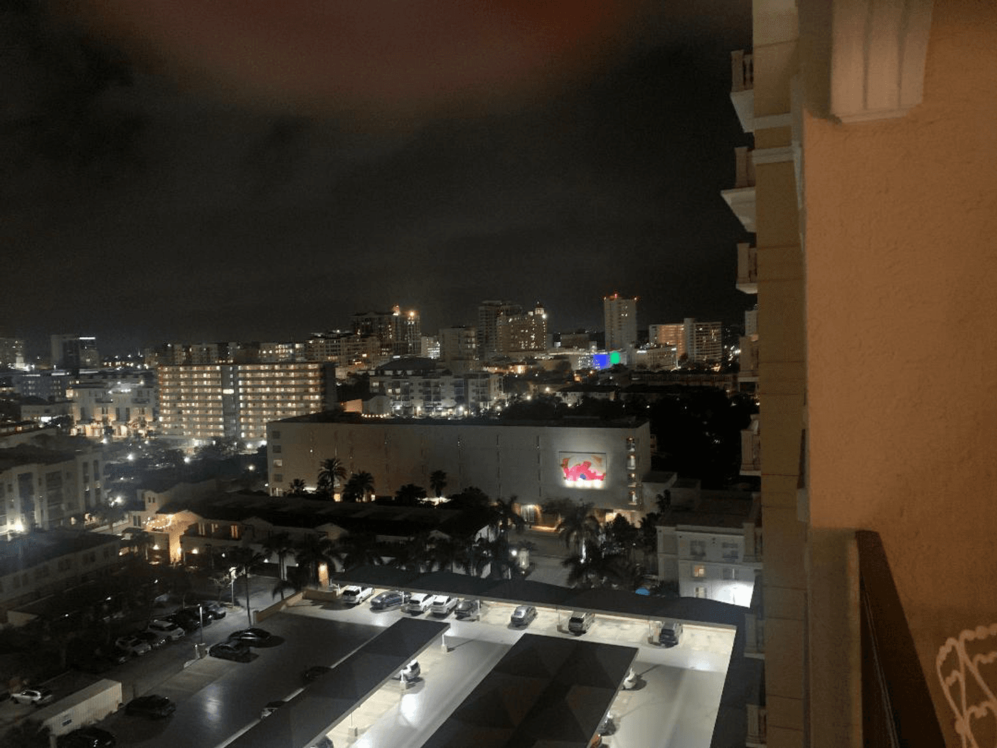 Sarasota House: 750 N Tamiami Trl