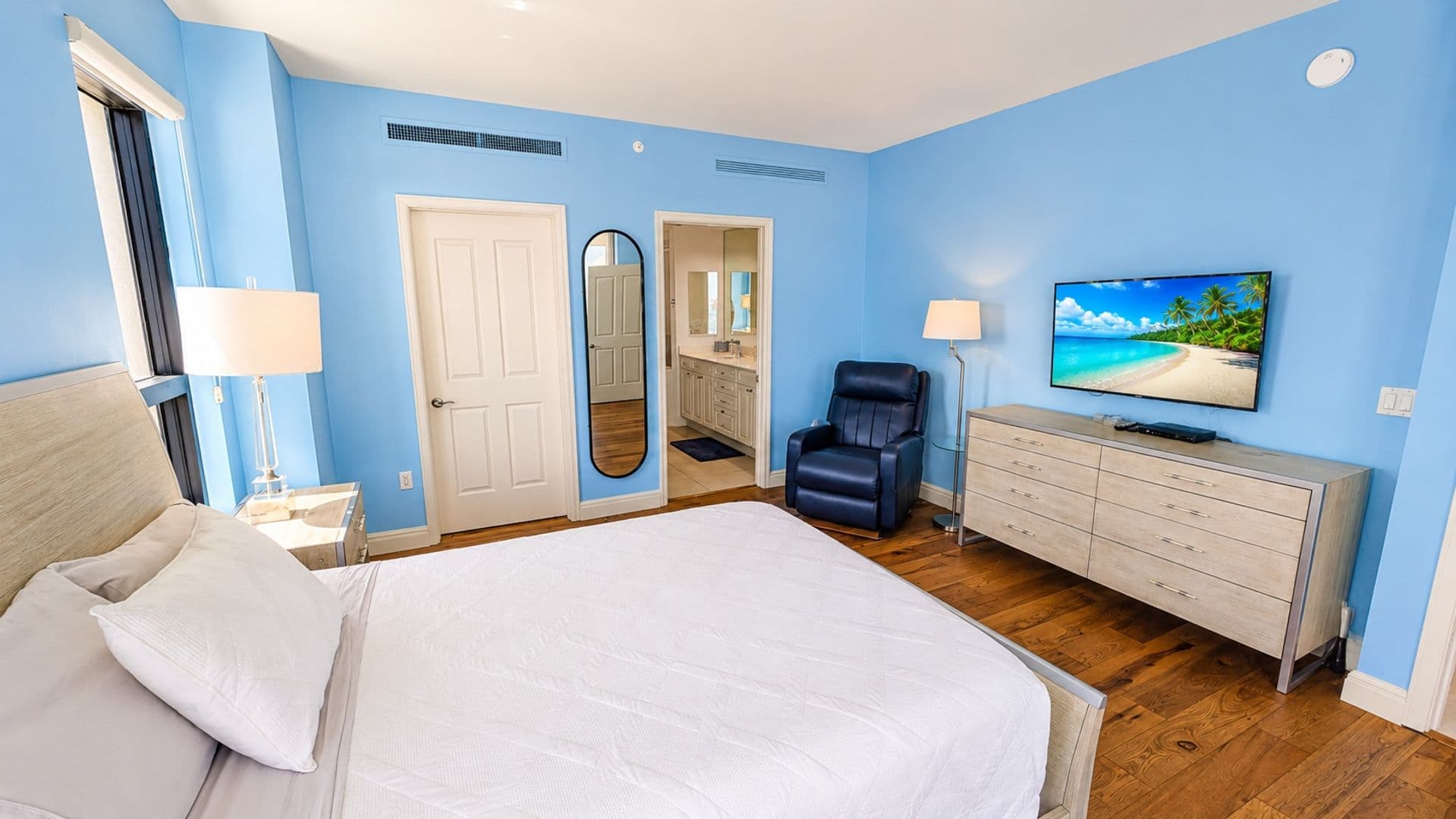 Sarasota House: 50 Central Ave. #11A