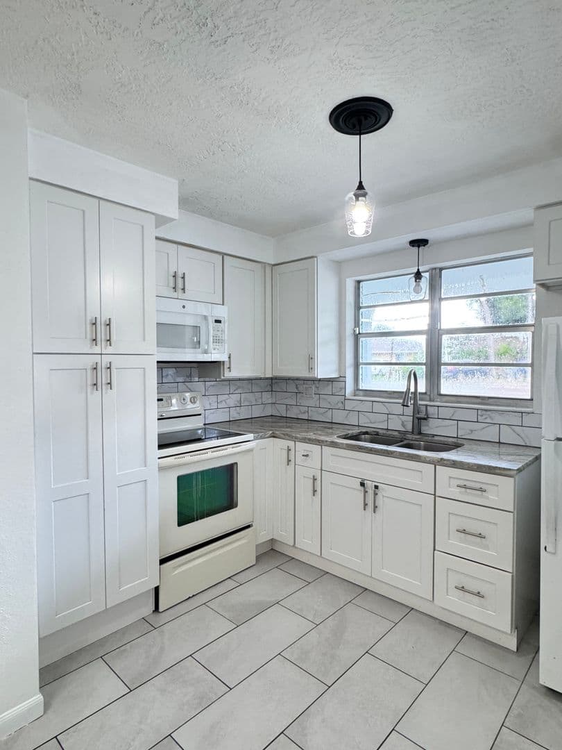 Sarasota House: 3439 McIntosh Rd.