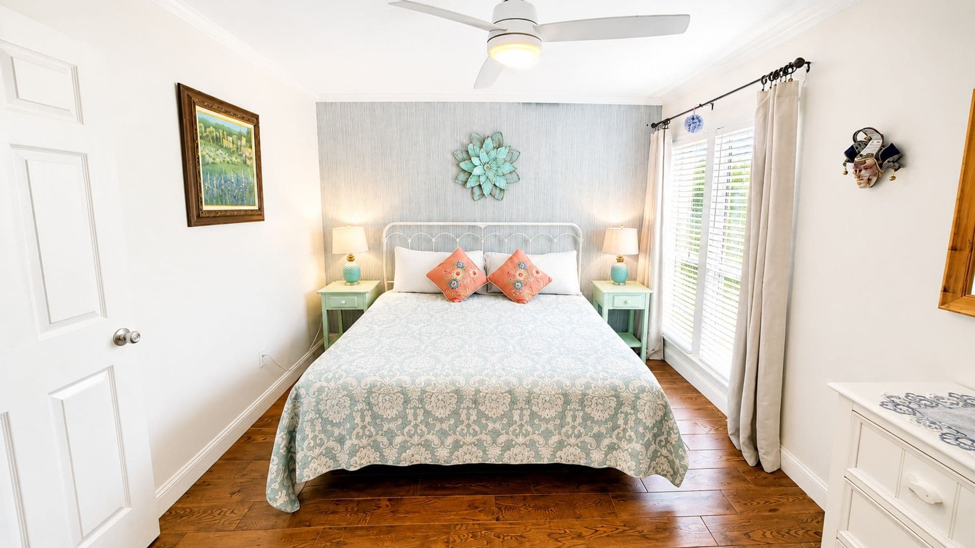 Sarasota House: 3413 Clark Rd. #114