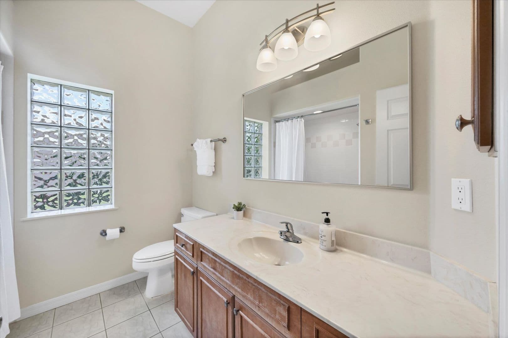 Sarasota House: 6392 Woodbirch Place