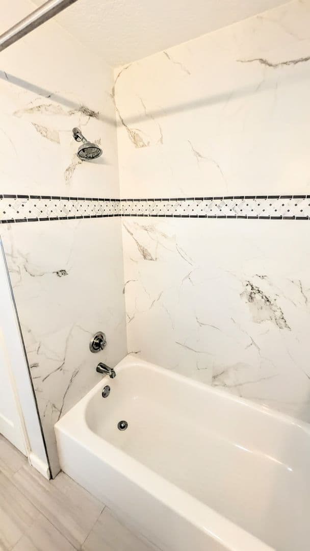 Sarasota House: 750 N Tamiami Trl