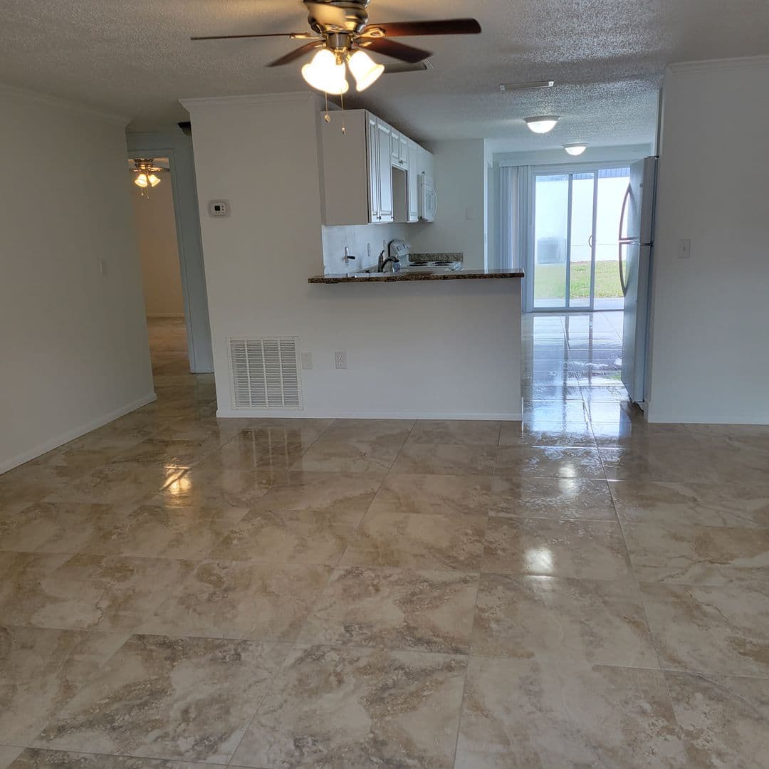 Bradenton House: 4314 78th St. W