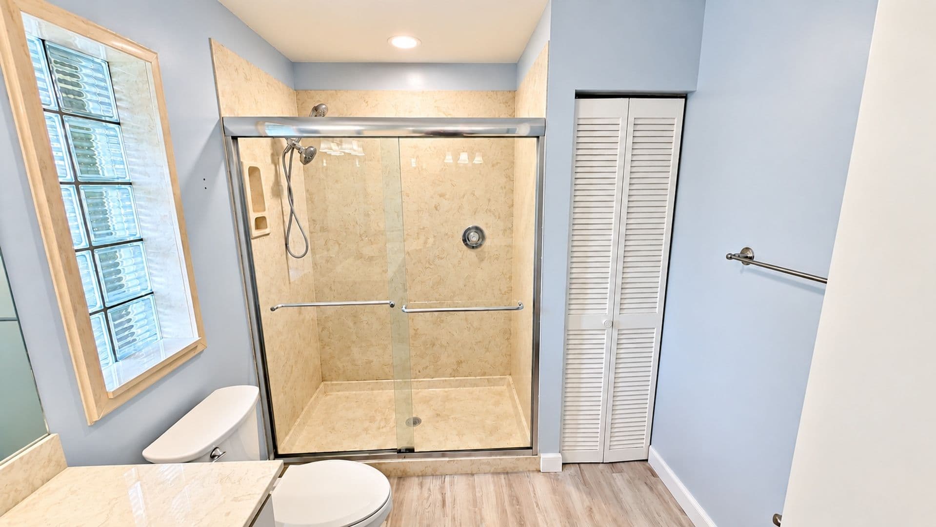 Bradenton House: 3520 57th Ave. Cir. W., Unit 10