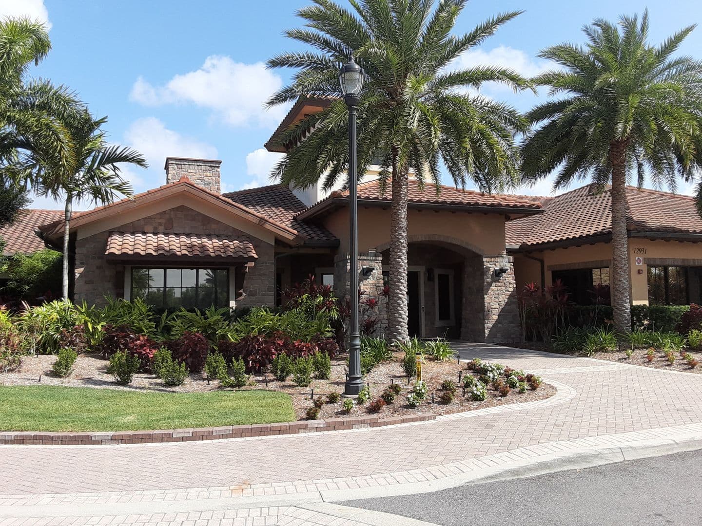 Bradenton House: 13605 Messina Loop #104