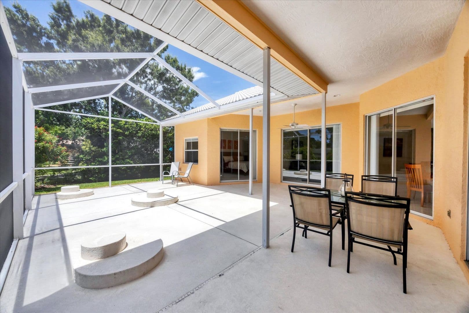 Sarasota House: 6392 Woodbirch Place