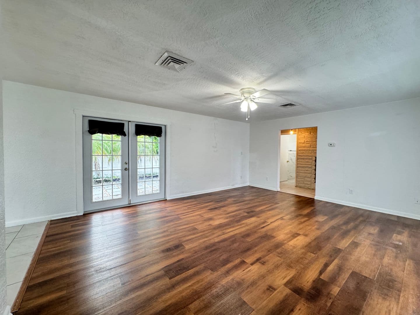 Sarasota House: 3439 McIntosh Rd.