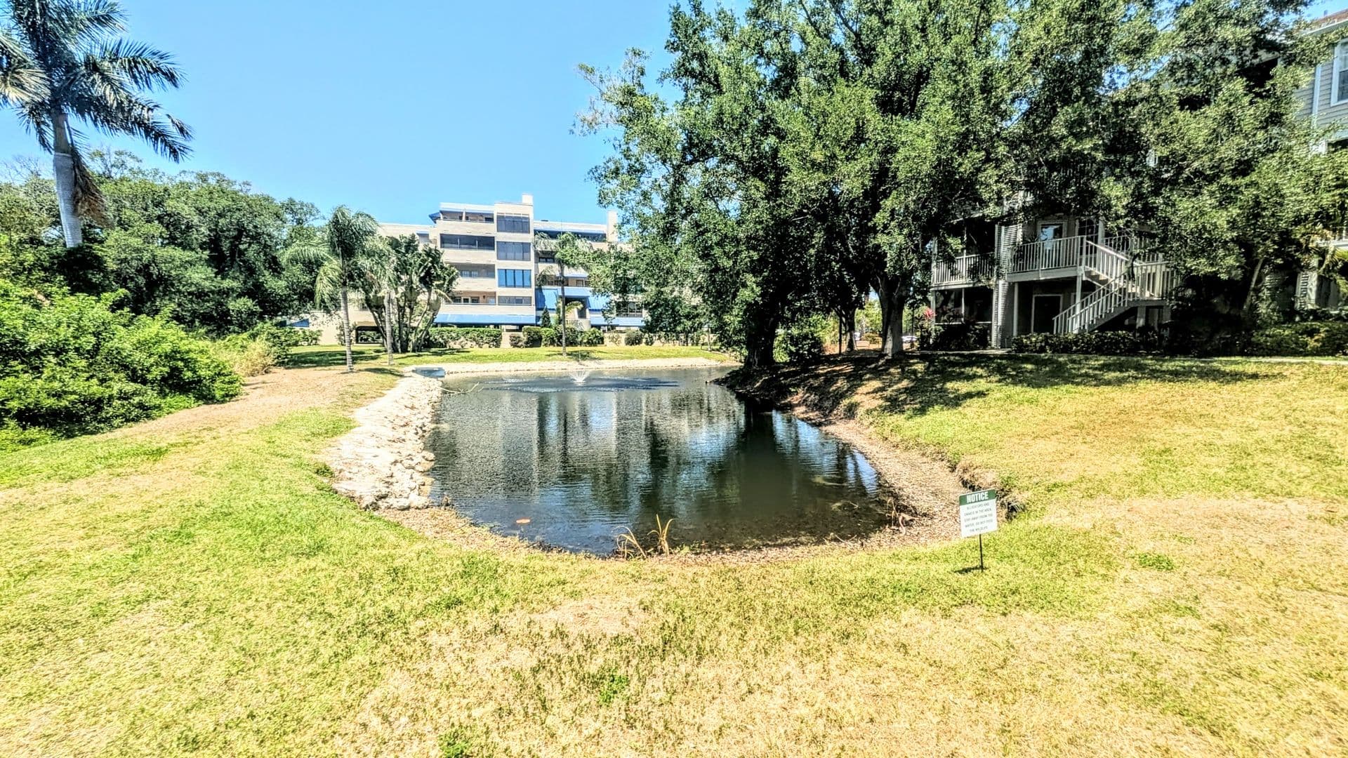 Sarasota House: 850 S. Tamiami Trl. #409