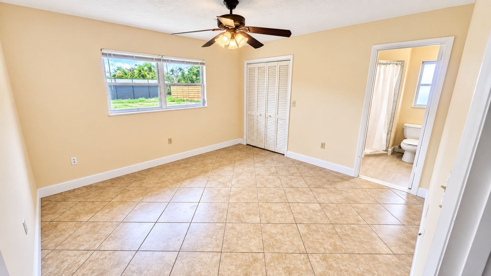 Sarasota House: 6219 Hollywood Blvd.