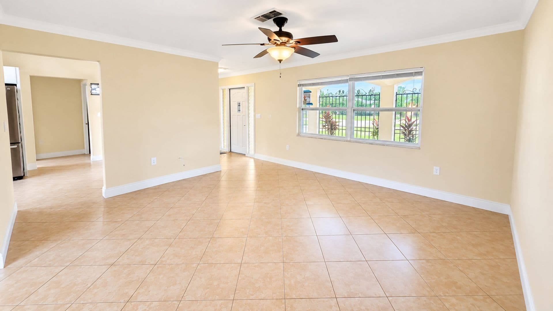 Sarasota House: 6219 Hollywood Blvd.