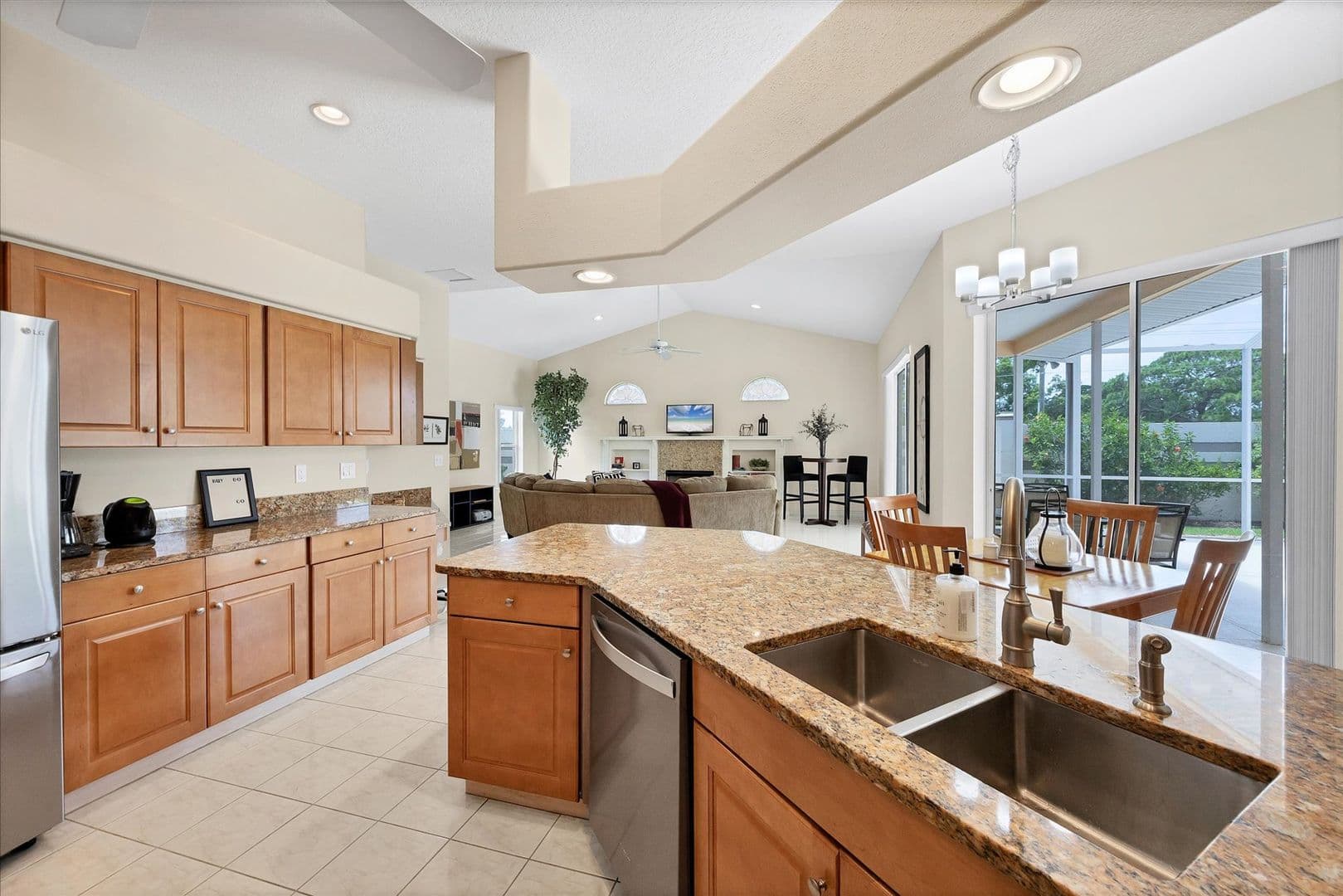 Sarasota House: 6392 Woodbirch Place