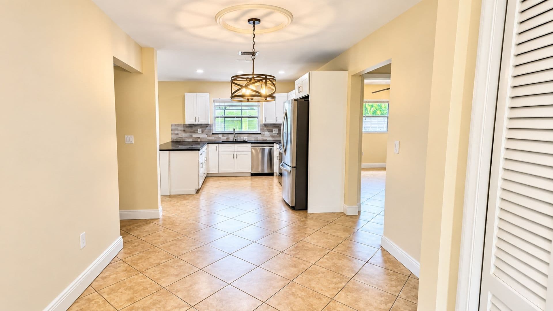 Sarasota House: 6219 Hollywood Blvd.