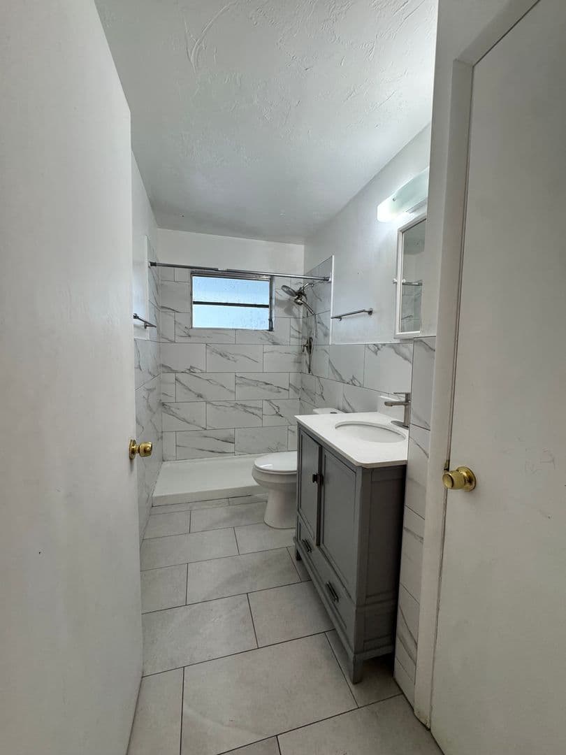 Sarasota House: 3439 McIntosh Rd.