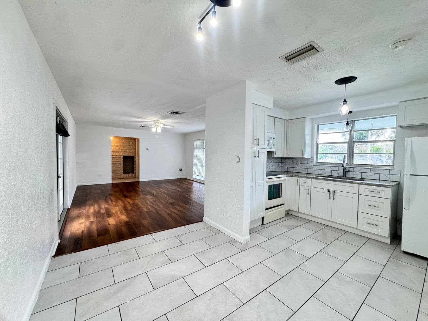 Sarasota House: 3439 McIntosh Rd.