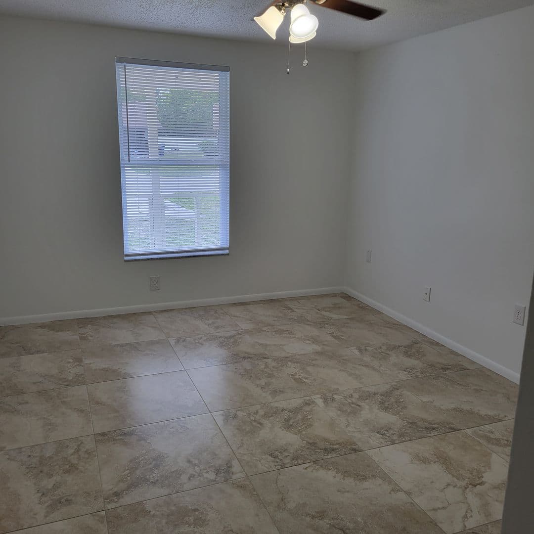 Bradenton House: 4314 78th St. W