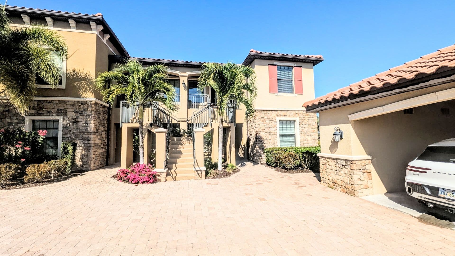 Bradenton House: 13605 Messina Loop #104