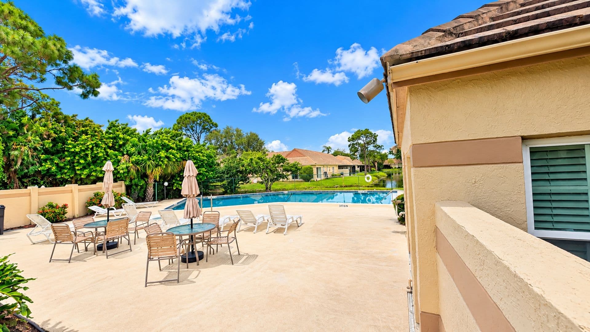Bradenton House: 3520 57th Ave. Cir. W., Unit 10