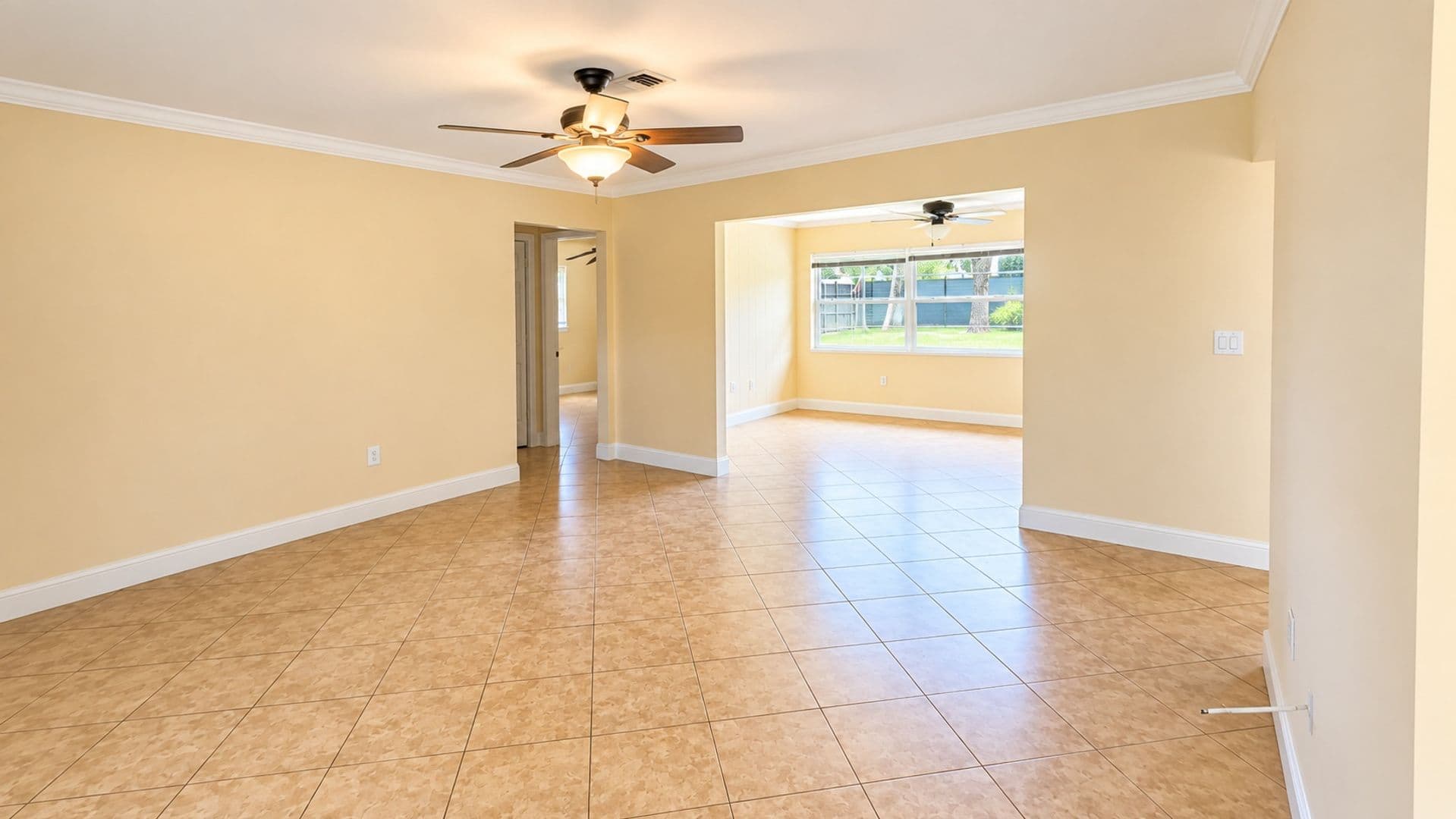 Sarasota House: 6219 Hollywood Blvd.