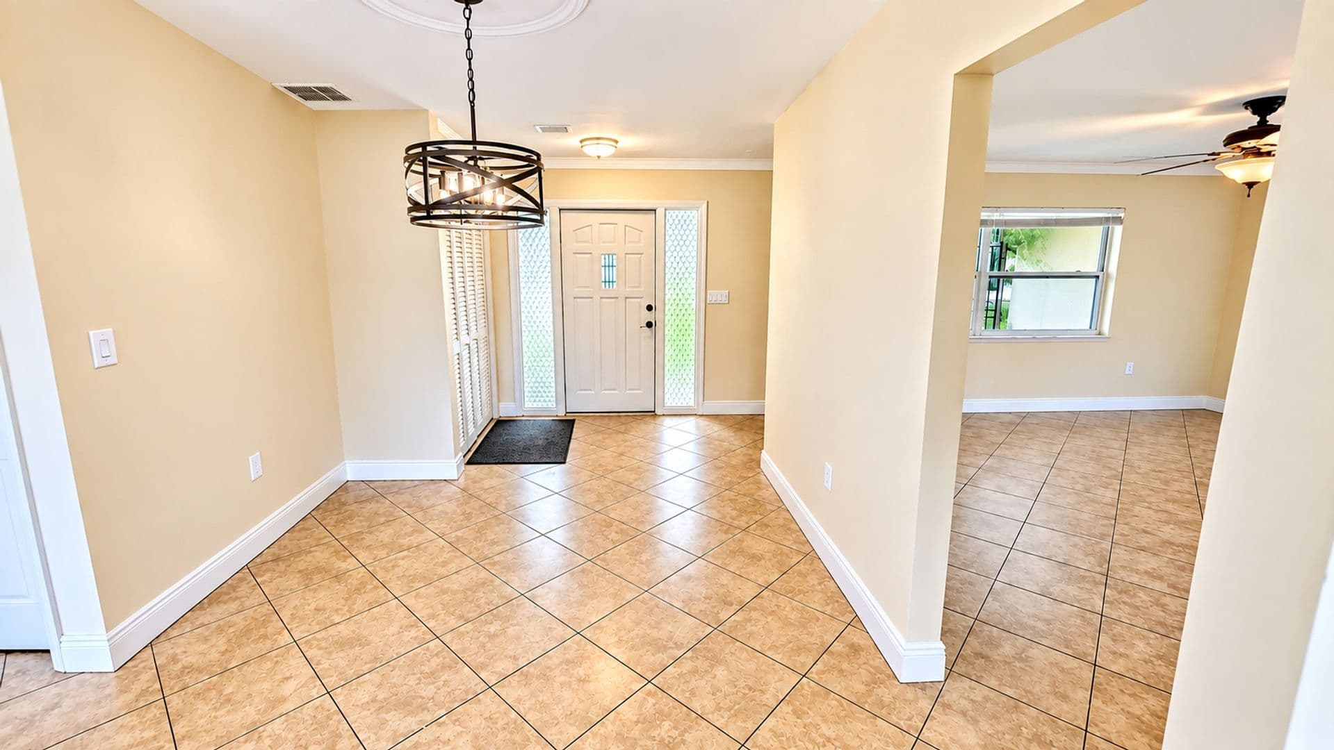 Sarasota House: 6219 Hollywood Blvd.