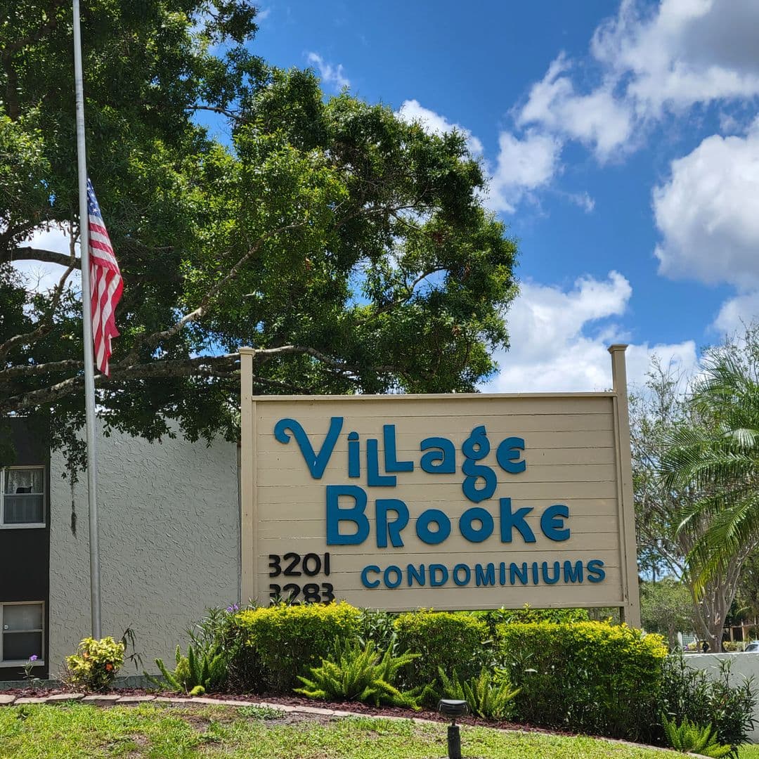 Sarasota House: 3275 Beneva Rd #104