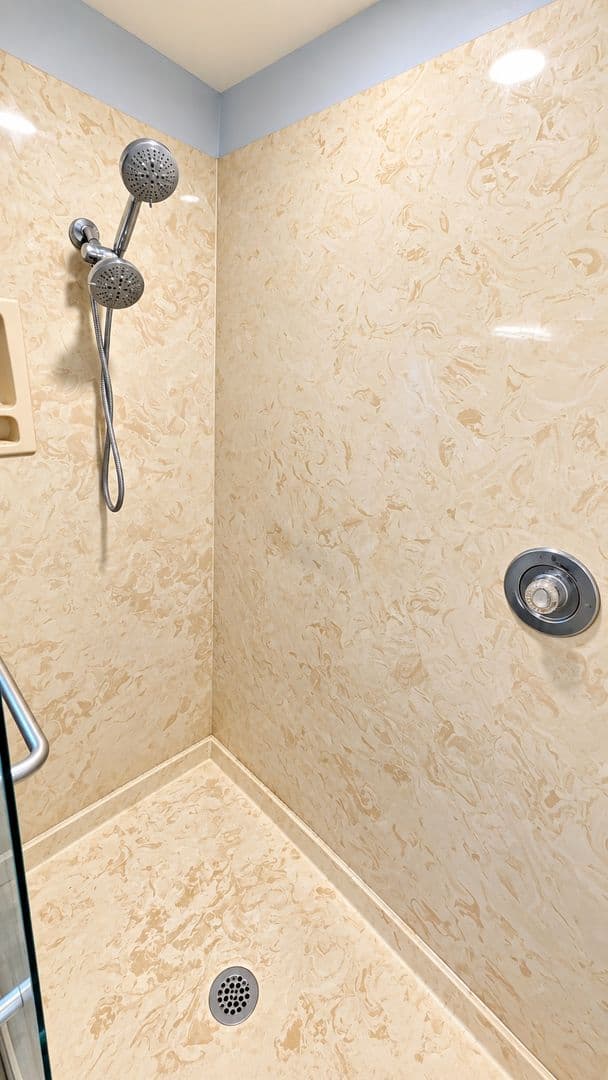Bradenton House: 3520 57th Ave. Cir. W., Unit 10
