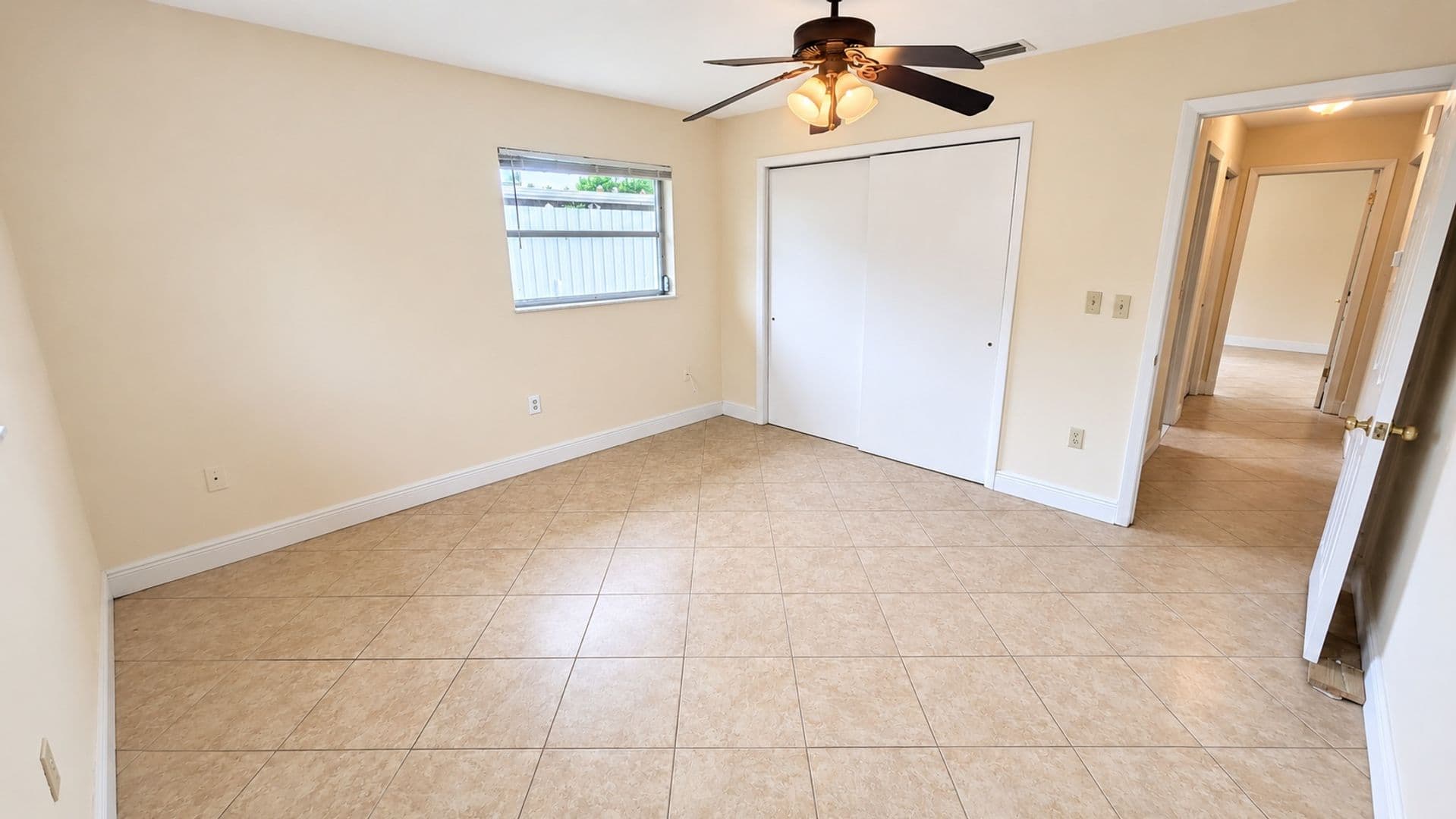 Sarasota House: 6219 Hollywood Blvd.