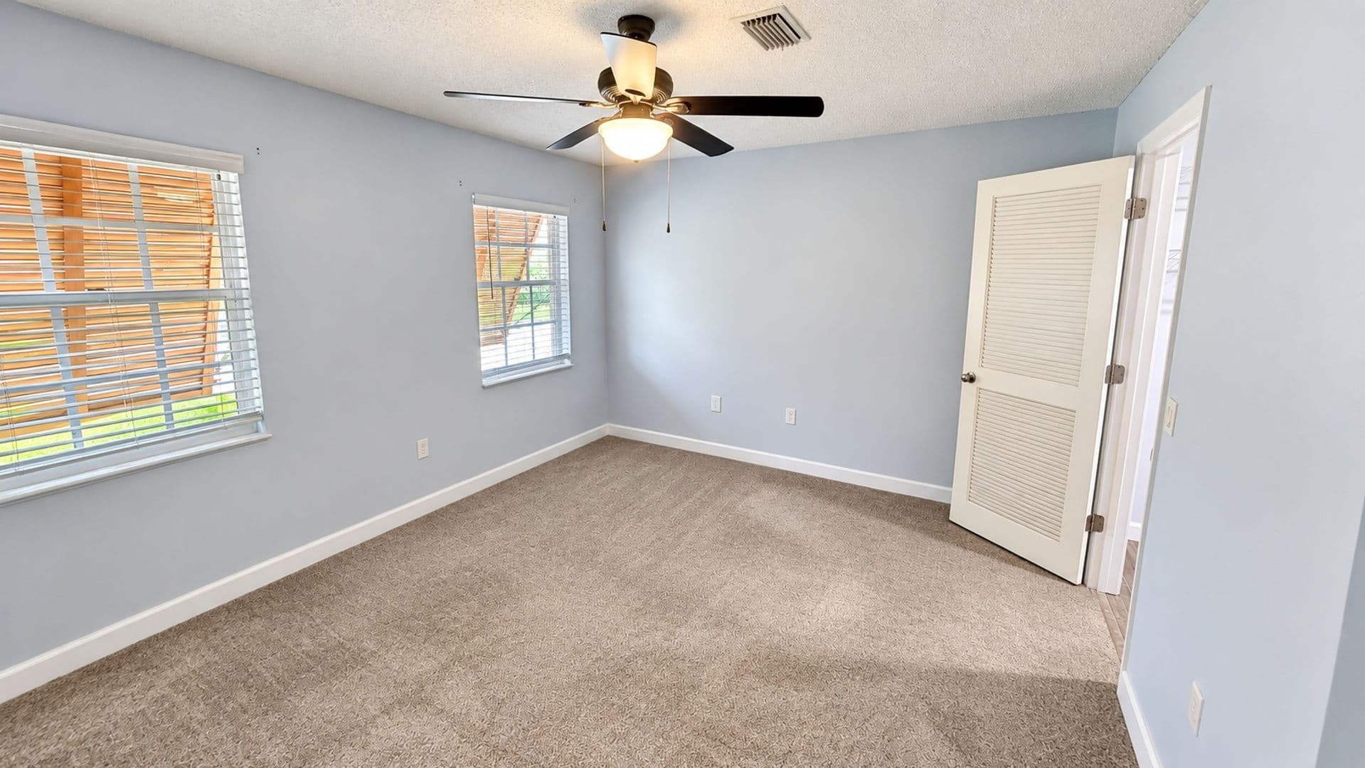 Bradenton House: 3520 57th Ave. Cir. W., Unit 10