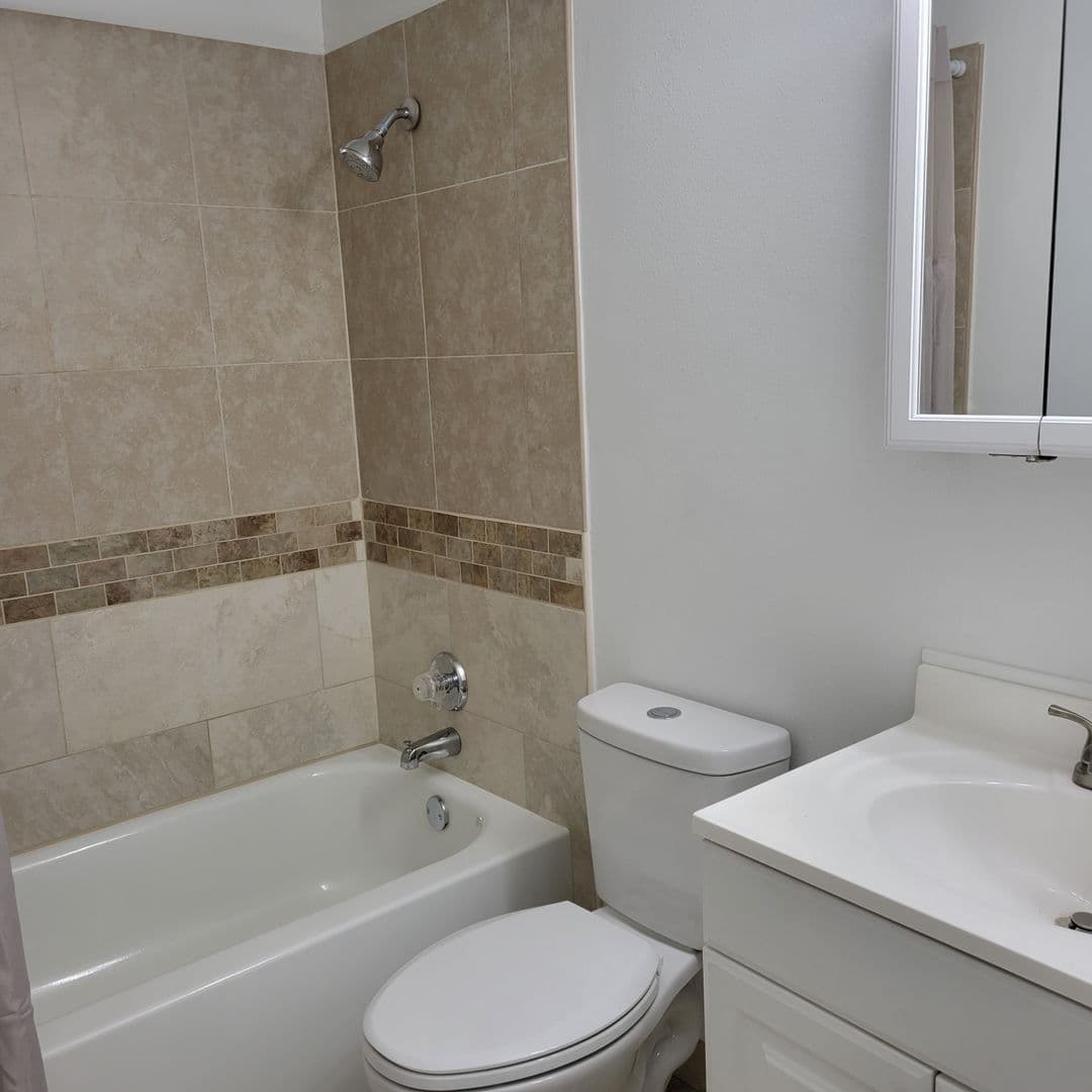 Bradenton House: 4314 78th St. W