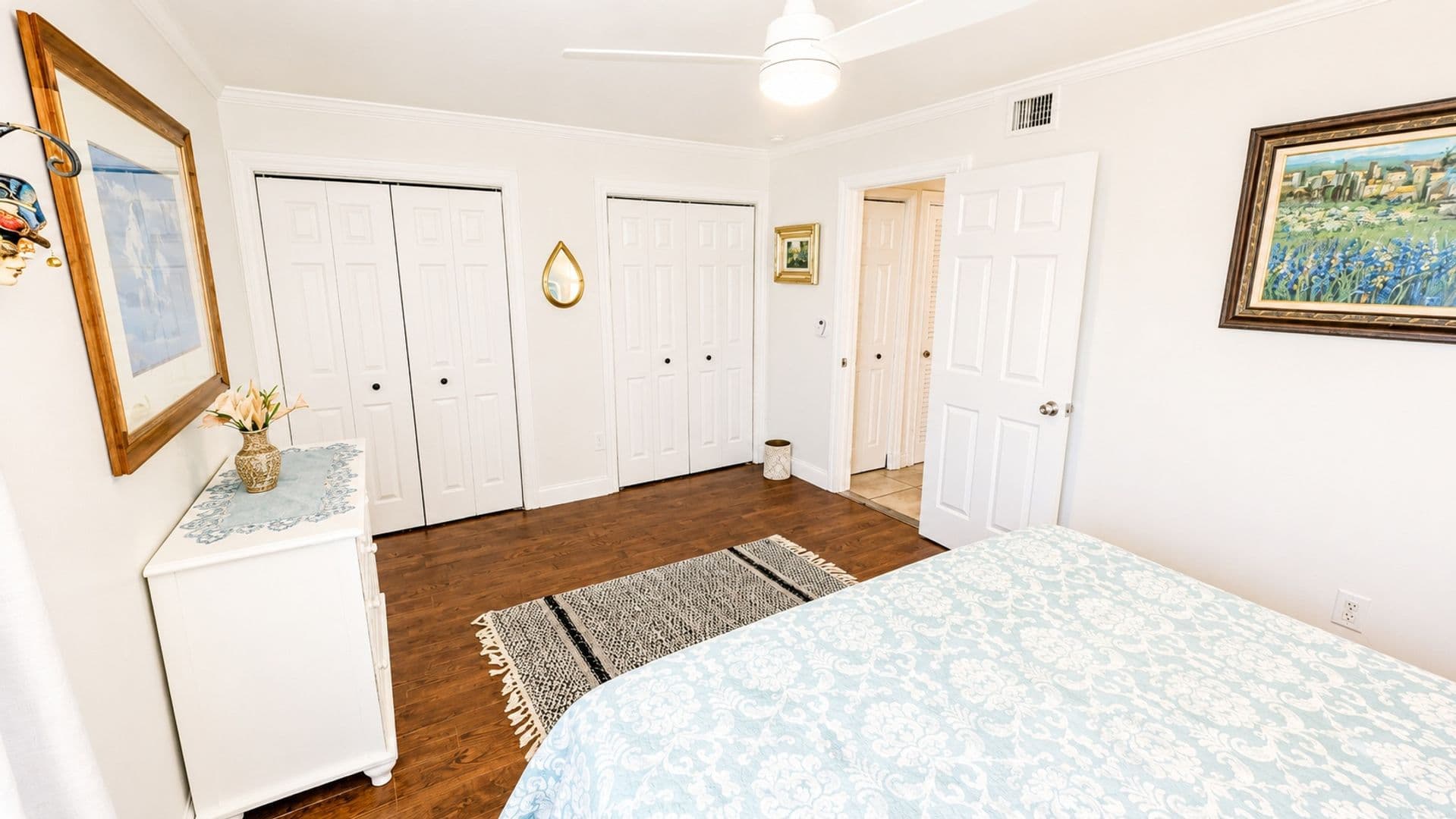 Sarasota House: 3413 Clark Rd. #114