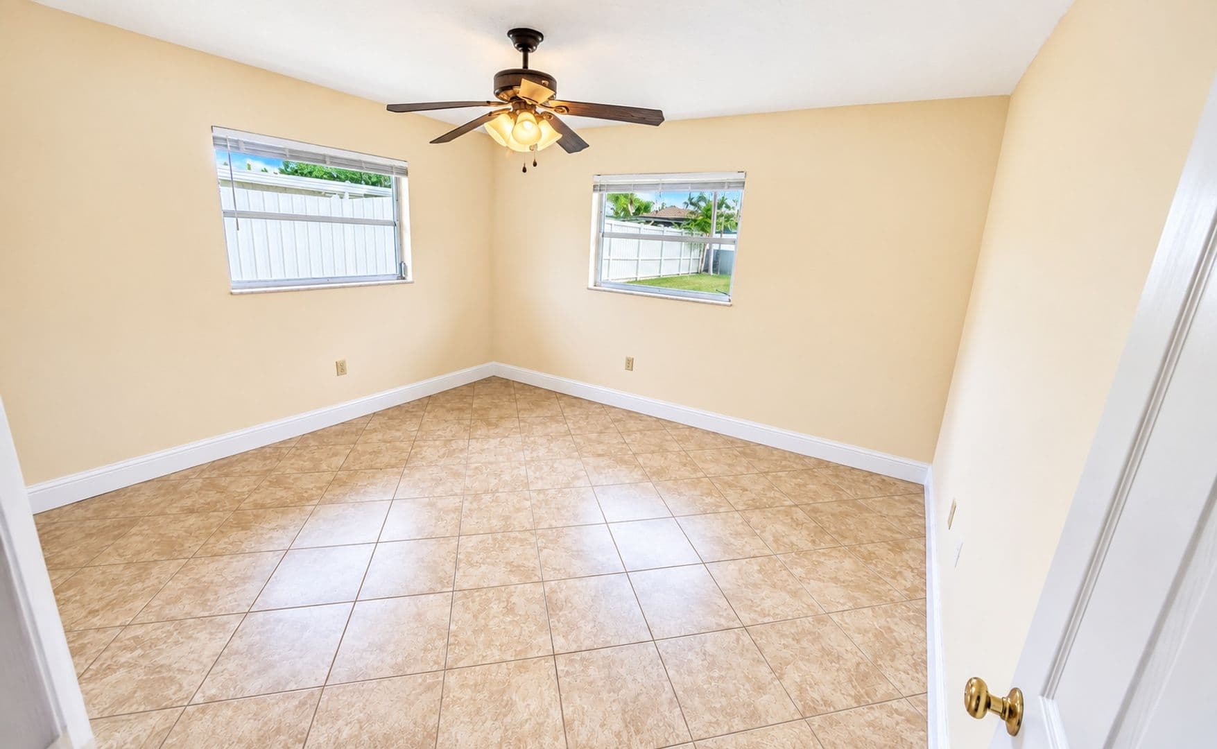 Sarasota House: 6219 Hollywood Blvd.