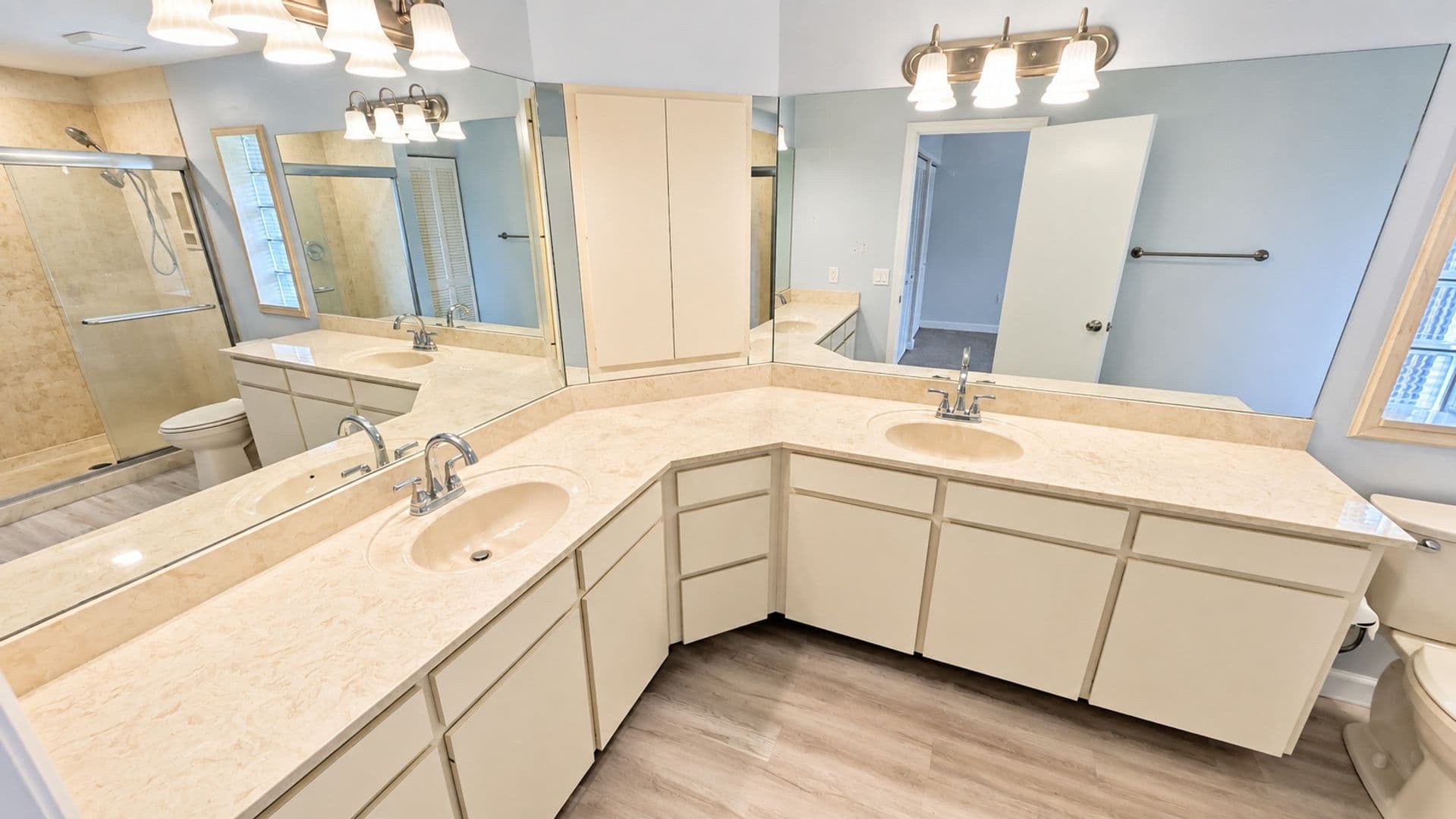 Bradenton House: 3520 57th Ave. Cir. W., Unit 10