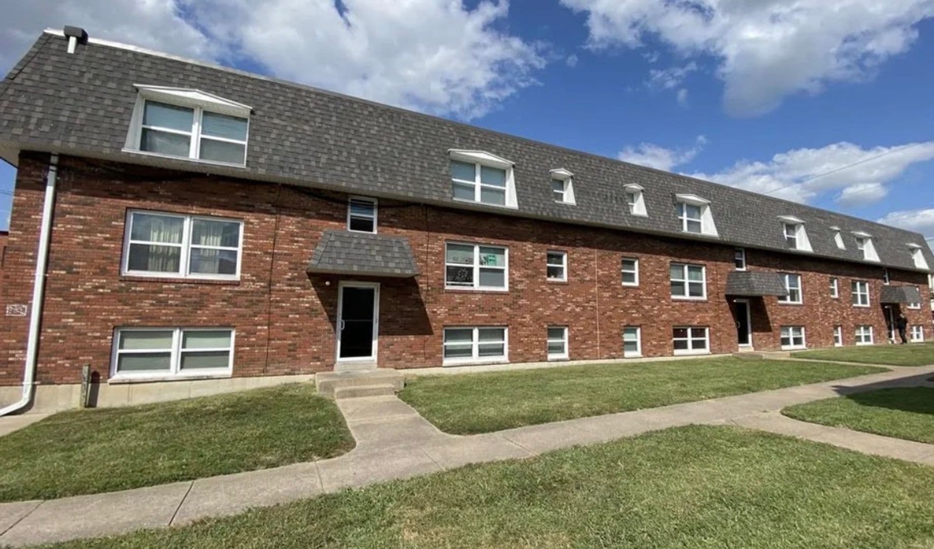 Cape Girardeau Apartment: 103 N. Clark