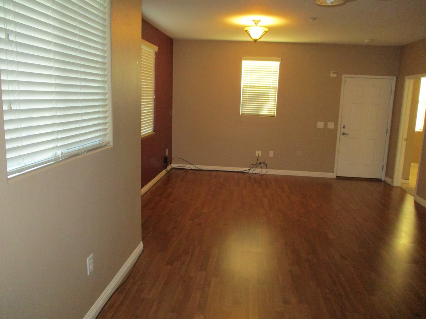 Henderson House: 50 Aura De BLANCO #12202