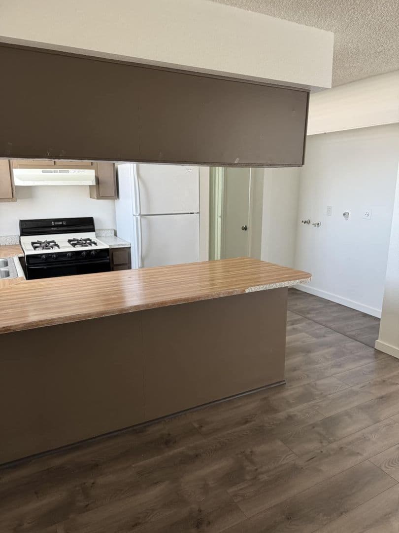 Las Vegas Apartment: 2377 Exeter Dr